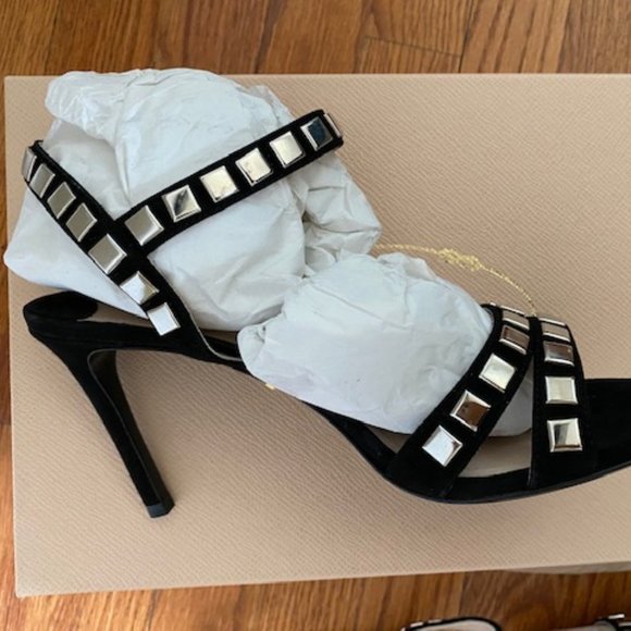 PRADA BLACK PATENT STUDDING SANDAL SIZE 38 NEW - Picture 9 of 9